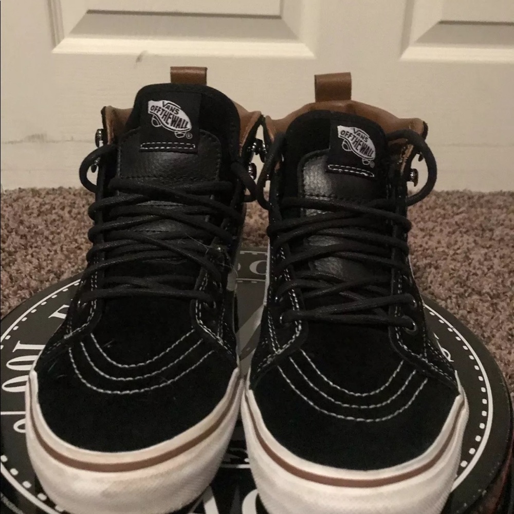 Vans - Picture 2 of 4